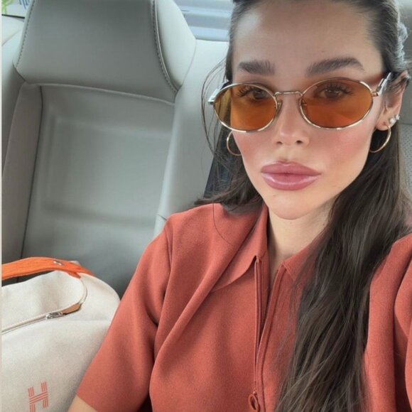 Prada PR65ZS ZVN02Z Sunglasses Gold Oval Frame - Picture 1 of 14